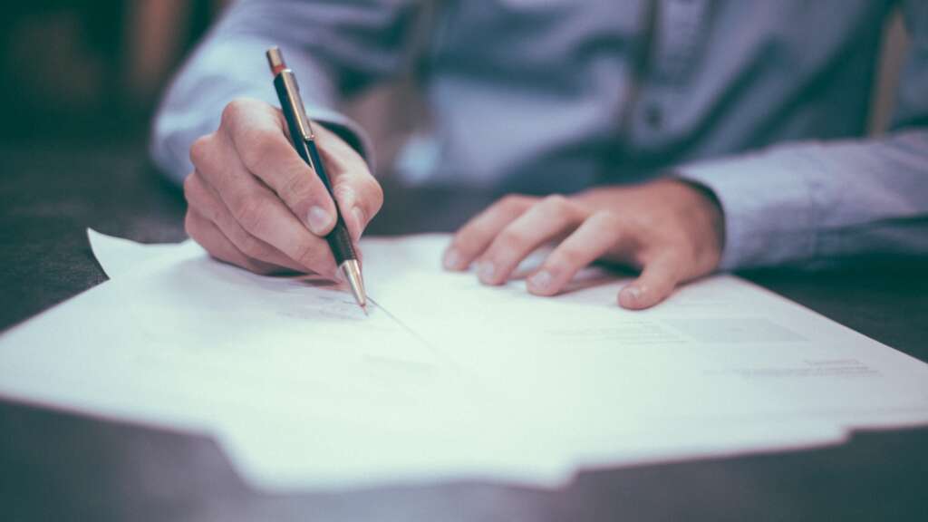 Responsabilidade civil e criminal do corretor de imóveis e da imobiliária: o que diz a lei, o que diz o STJ e até onde vai o risco profissional